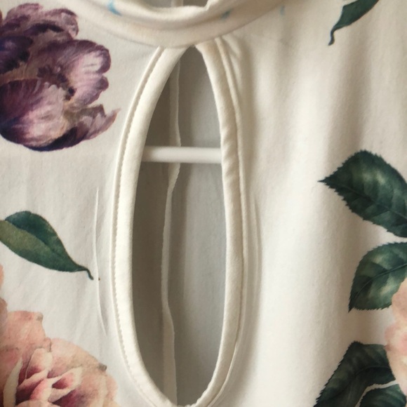 Short sleeve floral blouse - Picture 2 of 4